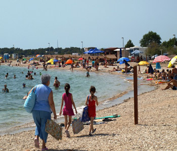 beach in Brodarica with beach bars